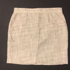Banana Republic cream short business skirt